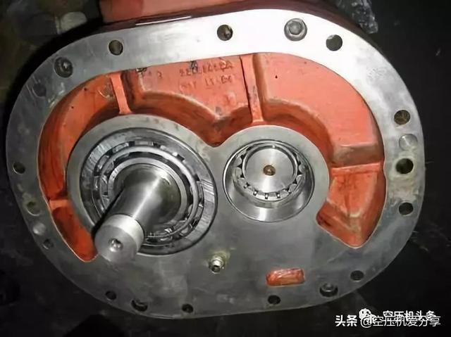 <a href='https://www.sh-liutech.com/products/' target='_blank'><u>螺杆空压机</u></a>主机大修要点