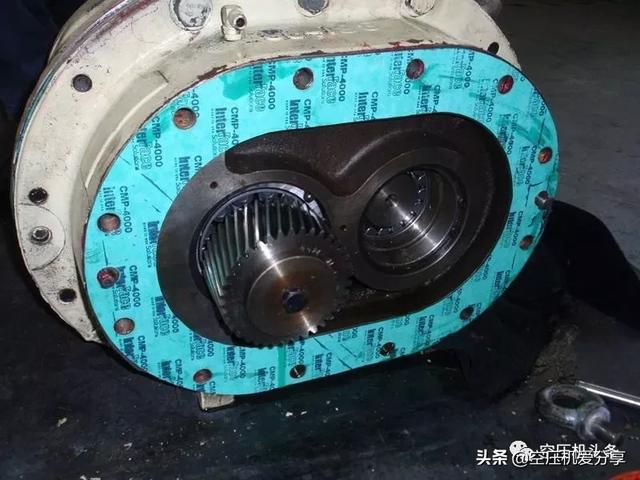 <a href='https://www.sh-liutech.com/products/' target='_blank'><u>螺杆空压机</u></a>主机大修要点